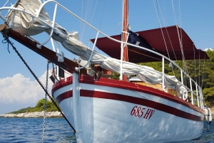 Hvar: Pakleni Inseln Segeltour mit Brunch