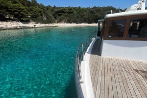 Hvar: tour en barco a Red Rocks y las islas Pakleni con baño