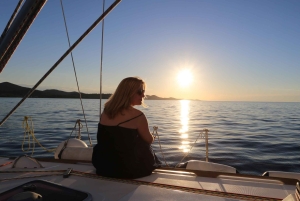 Hvar: Romantic Sunset Sailing Experience On A Comfort Yacht