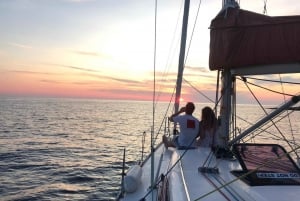 Hvar: Romantic Sunset Sailing Experience On A Yacht