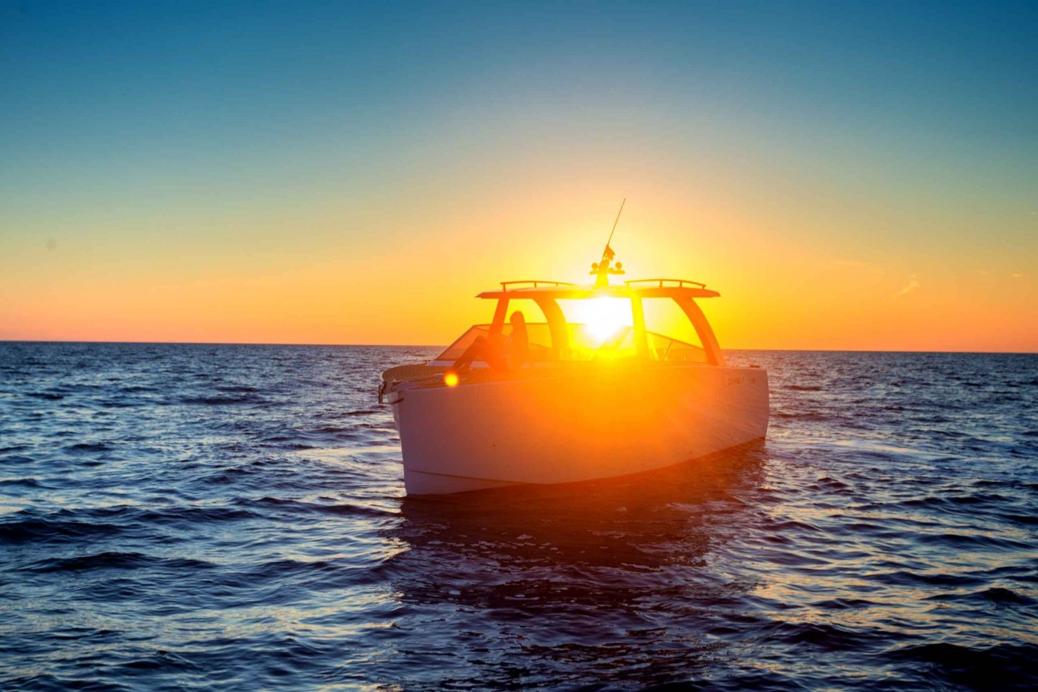 Hvar: zonsondergang en Pakleni-eilanden met een speedboot