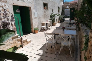 Hvar: Wine Lovers Tour to 3 Wineries with Local Tastings