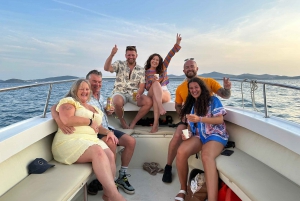 From Zadar: Island-Hopping Boat Tour with Drinks