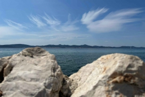 From Zadar: Island-Hopping Boat Tour with Drinks