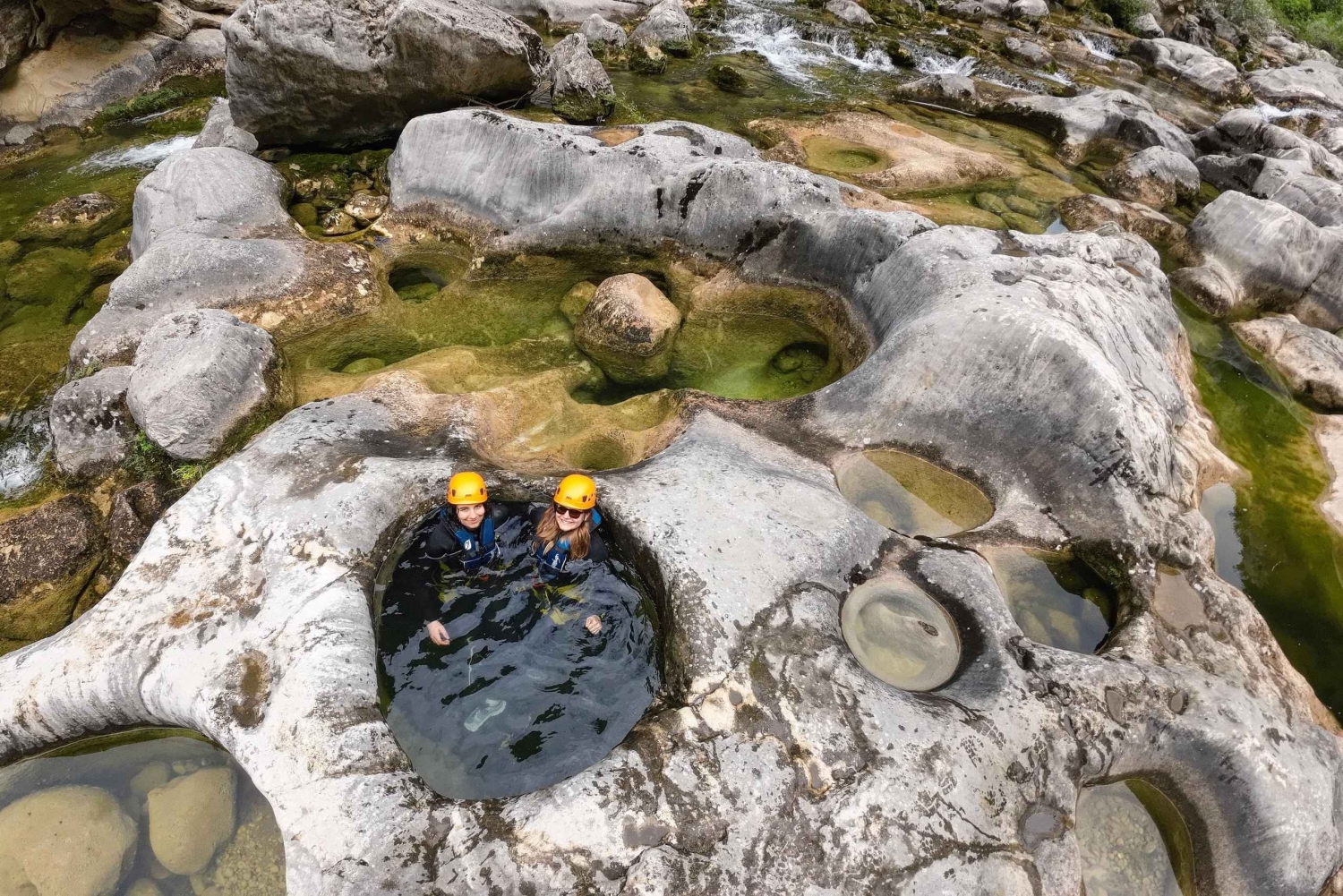 Iz Omisa: Extremni Canyoning na rijeci Cetini/ Free photos