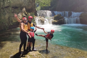 Kajakkpadling i Mreznica-fossene i naturmonumentet