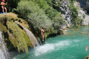 Kajakkpadling i Mreznica-fossene i naturmonumentet