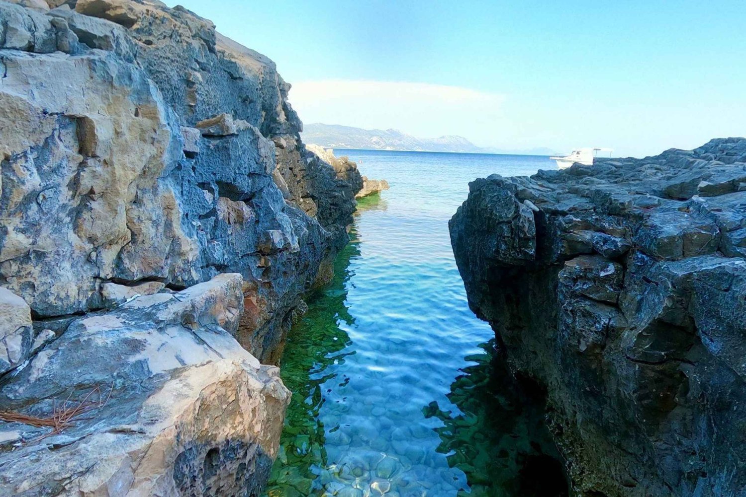 Korčula: Boat Tour with Snorkelling and BBQ