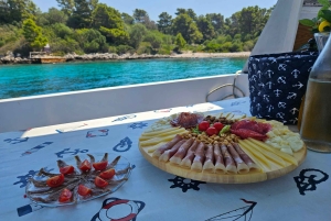 Korčula: båttur med snorkling och grill