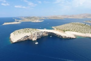 Tour delle 3 isole di Zara: snorkeling, spiaggia e tour panoramico 4,5 ore