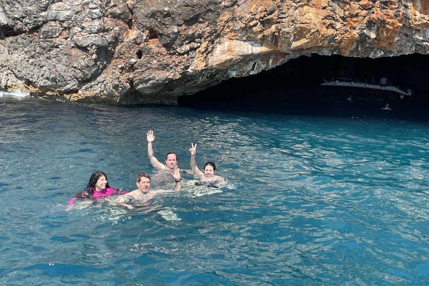 Kotor : Croisière en bateau avec baignade dans les grottes bleues et base sous-marine