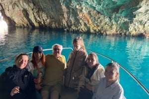 Kotor: Crociera in barca con bagno nella Grotta Azzurra e base sottomarina
