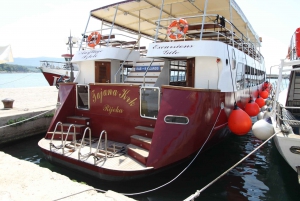 Krk: Passeio de barco para Rab e Pag com passeios turísticos e natação