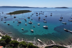 Krknjaši Sininen laguuni -kolmen saaren kierros juomineen