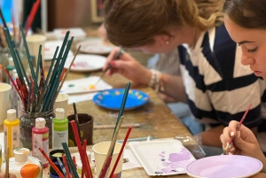 Local Paint and Wine Workshop: A Unique Creative Experience