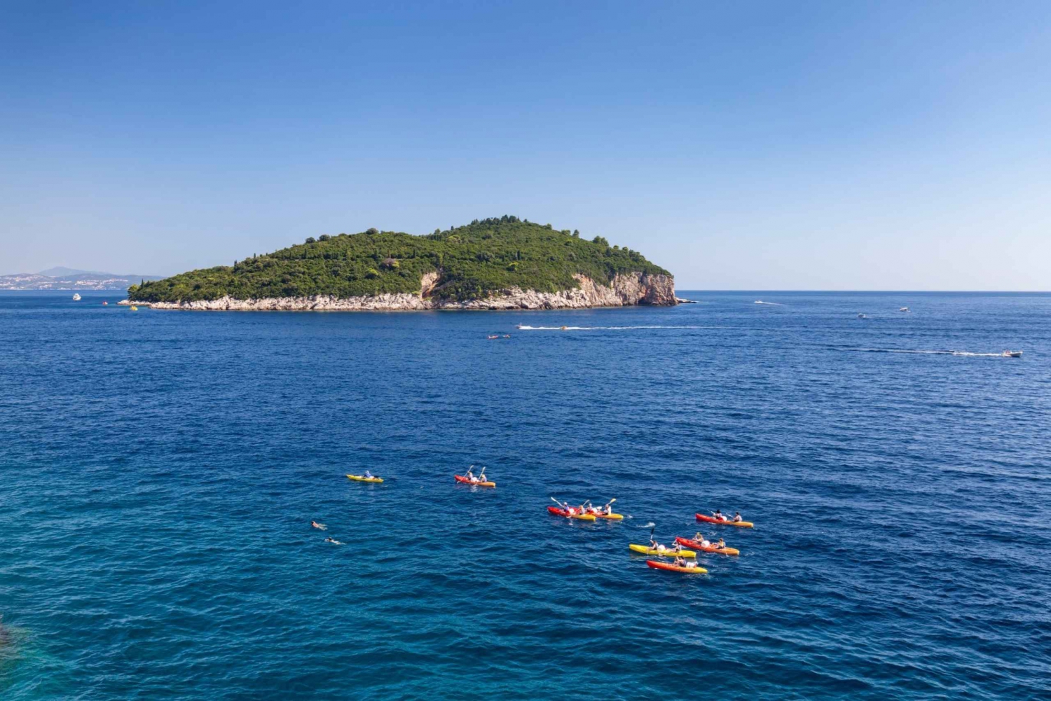 Lokrum Island and Dubrovnik City Walls Tour by Kayak