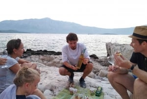 Lumbarda - Sunset Kayak Tour with a Picnic - Wine and Sweets