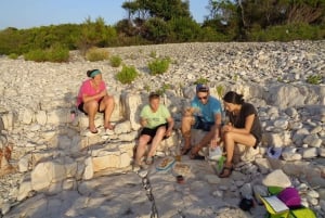 Lumbarda - Sunset Kayak Tour with a Picnic - Wine and Sweets