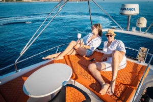 Luxe jacht: Sunset Blue Cave & Panoramic Tour met wijn