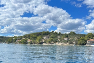 Blue Lagoon met speedboot, water en handdoeken inbegrepen.