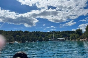 Magnífico passeio: lagoa azul com uma lancha rápida, foto incluída