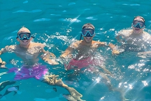 Makarska: 3-Island Speedboat Golden Horn & Blue Lagoon Tour