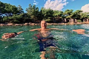 Makarska: 3-Inseln Speedboat Tour mit Höhle und Blauer Lagune