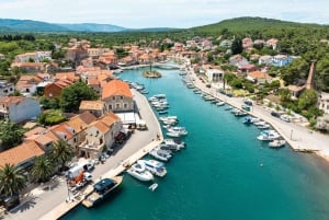 Makarska: 3-Insel-Schnellboot-Tour zum Goldenen Horn und zur Blauen Lagune