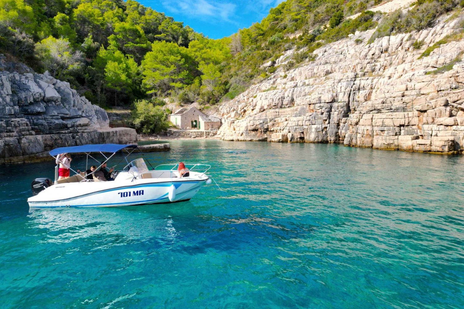 Makarska: Hurtigbåttur på 3 øyer med grotte og blå lagune