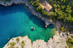 Makarska: 3-Island Speedboat Tour with Cave and Blue Lagoon