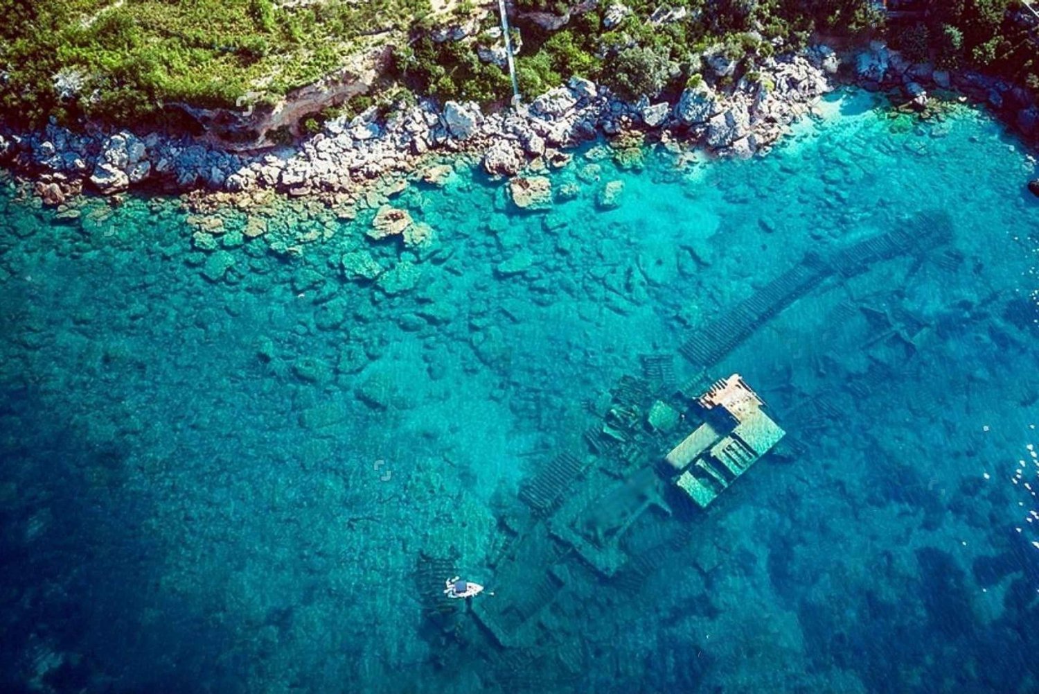 Makarska: Korcula, Ilha dos Cervos e passeio de lancha em naufrágio
