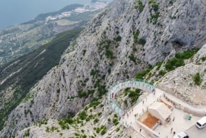 Makarska: Skywalk Tuk-Tuk-kierros Skip-the-Line-lippujen kanssa.