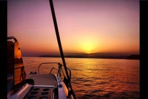 Makarska: Tour al tramonto in motoscafo verso la baia nascosta dell'isola di Brač