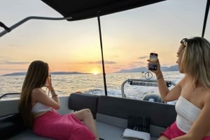 Makarska: Tour al tramonto in motoscafo verso la baia nascosta dell'isola di Brač