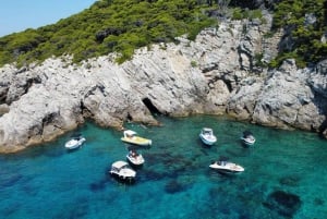 フラパマリーナ：7つの洞窟を巡るボートツアー（ドリンクとシュノーケリング付き）をお楽しみください