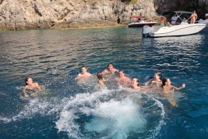 Гавань Фрапа: водная прогулка по 7 пещерам с напитками и сноркелингом