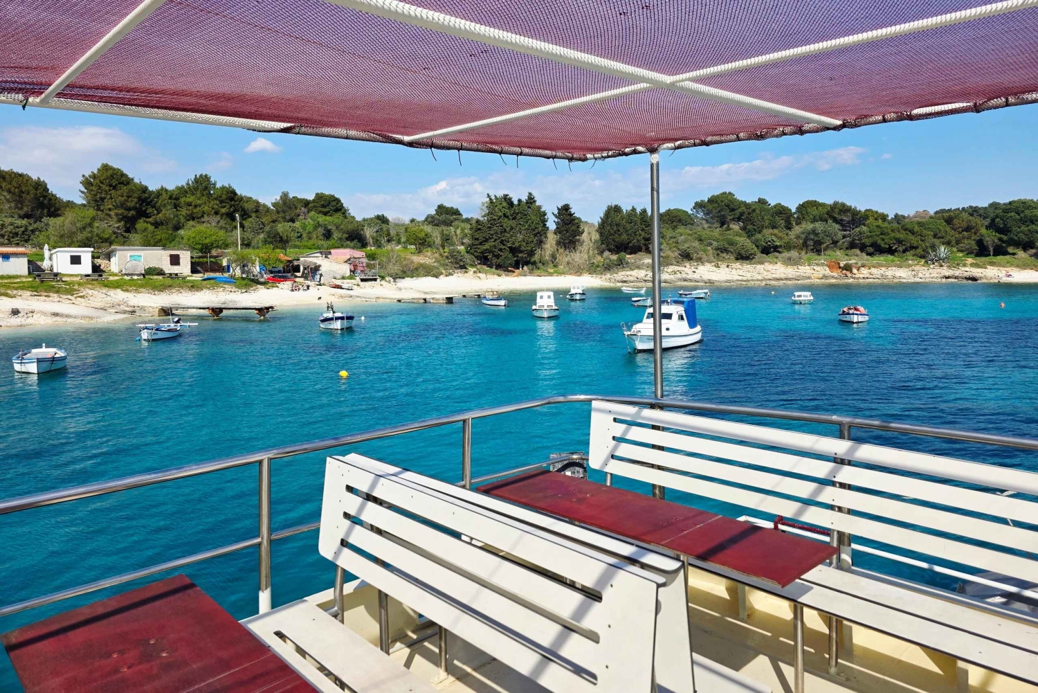 メドゥリン：ドリンクと食事付きボートツアー