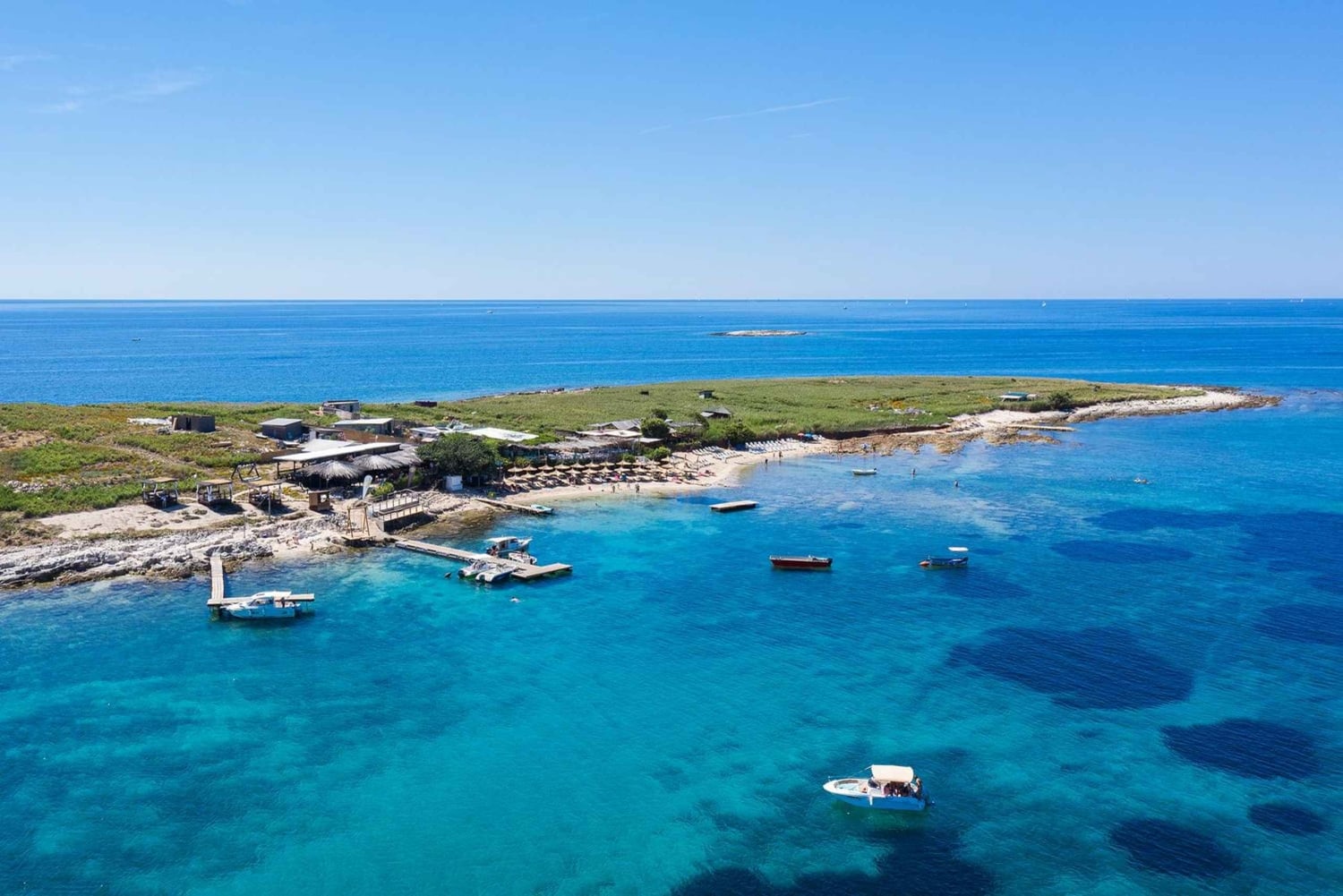 Medulin: tour en barco de 1 día a Kamenjak y Levan con almuerzo