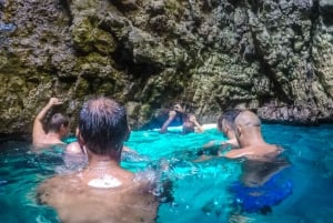 Medulin: Private Bootstour mit Schwimmen, Höhlen und Inseln