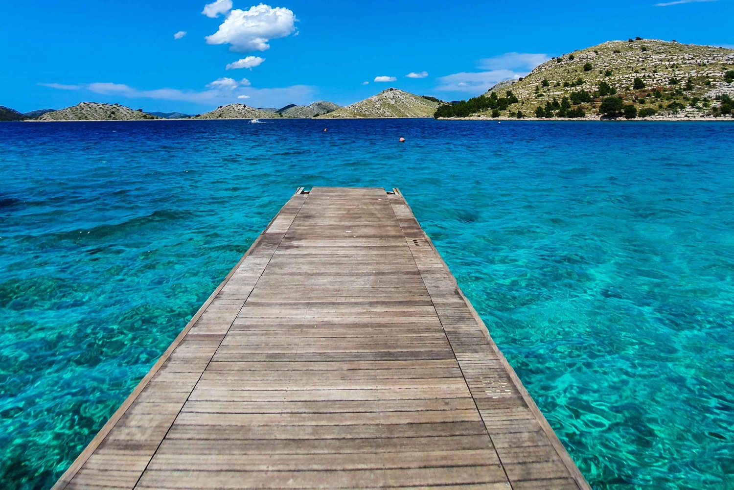 Excursión a Mikado Kornati con paradas para hacer esnórquel y una ruta de senderismo