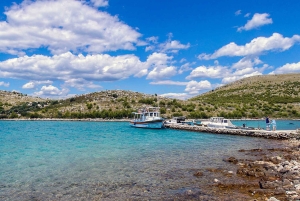 Excursión a Mikado Kornati con paradas para hacer esnórquel y una ruta de senderismo