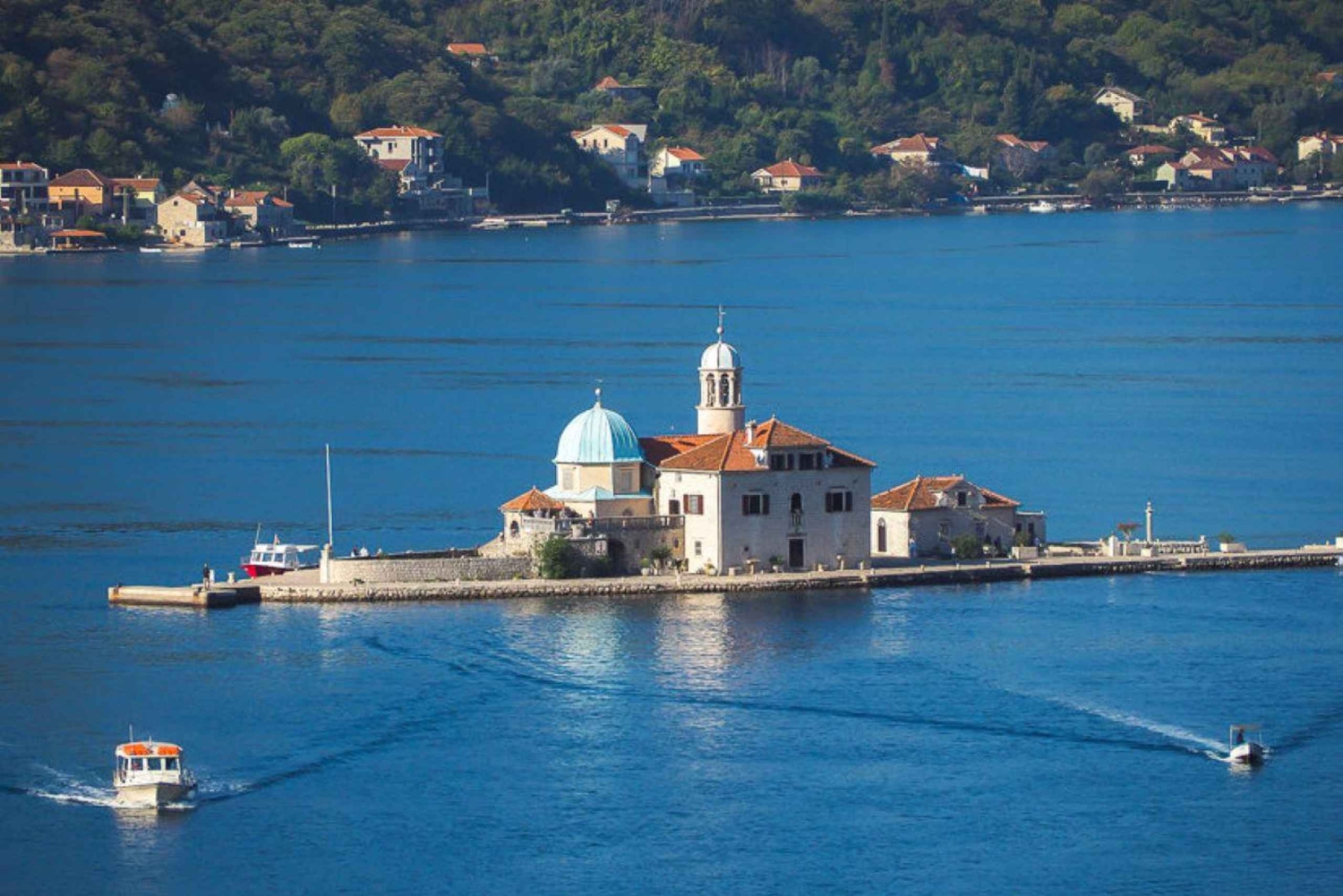 モンテネグロ・ツアーとコトル湾ボートクルーズ（オプショナル