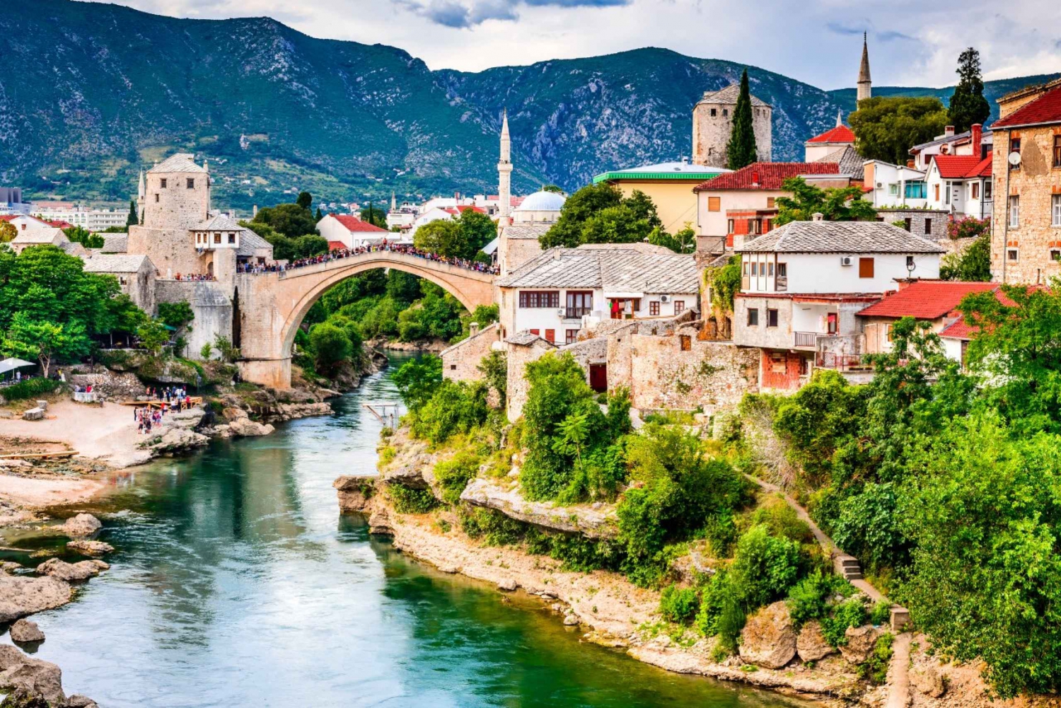 Mostarin ja Kravicen vesiputoukset Yksityinen kiertomatka Splitistä