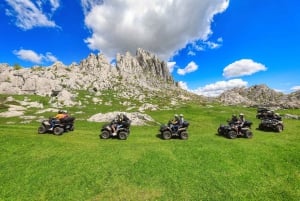 Aventura em quadriciclo todo-o-terreno nas montanhas