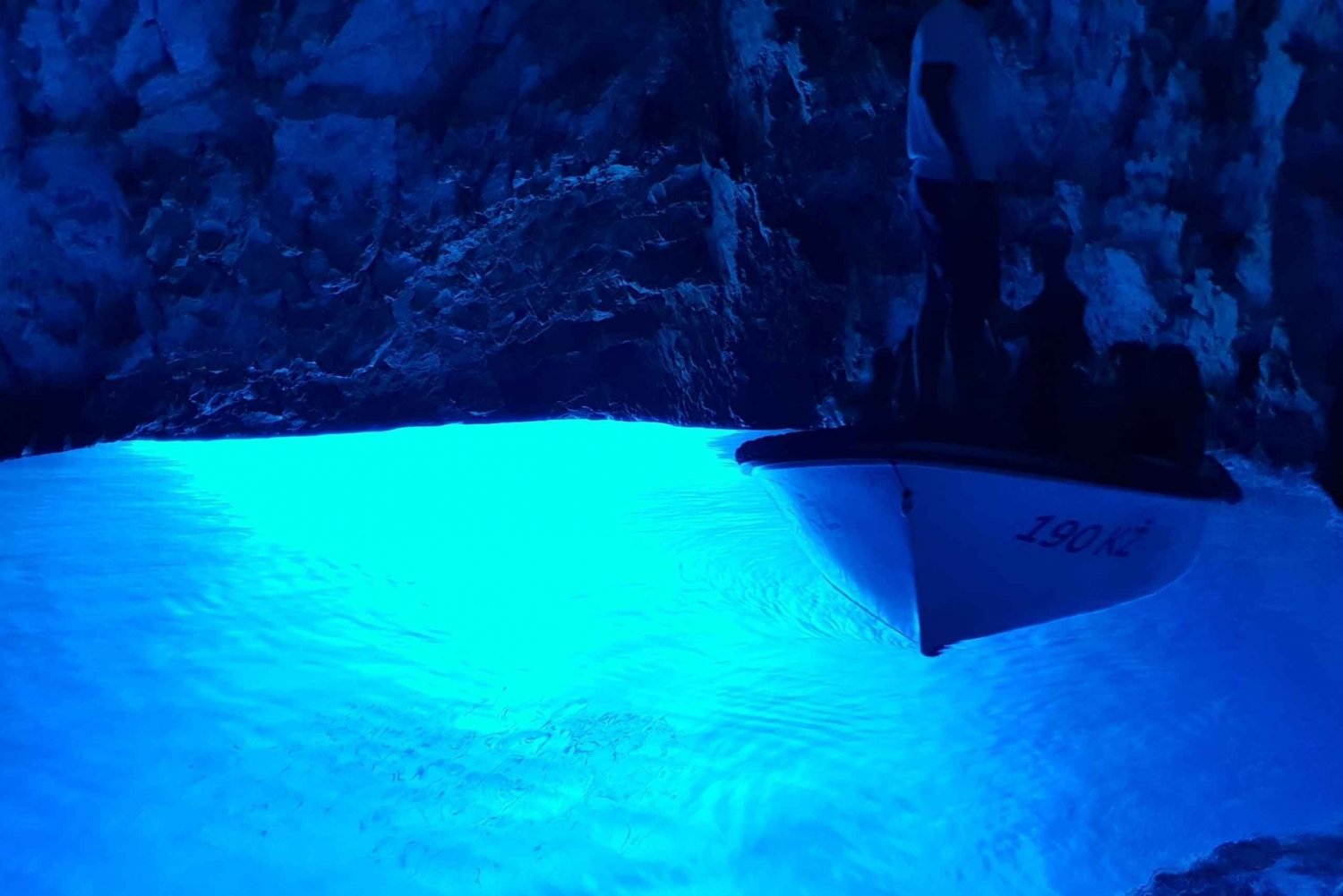 Ab Hvar: Speedboot-Tour zur Insel Vis und zur Blauen Grotte
