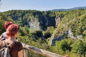 Depuis Zagreb : Excursion guidée d'une journée à Plitvice et Rastoke avec billet