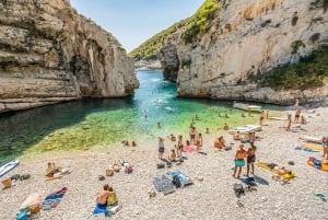Split/Trogir: Cueva Azul, Mamma Mia y Excursión a las 5 Islas de Hvar