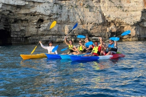 Pula: Excursión en Kayak por la Cueva Azul con Natación y Snorkel