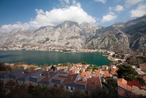 Dubrovnik: tour de la bahía de Kotor en Montenegro con paseo en barco opcional