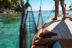 NEW! Zadar: Traditional Boat Ride & Old Town Walking Tour